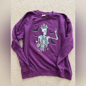 VGUC living fully Malloy Ervin queen of Halloween purple sweatshirt large